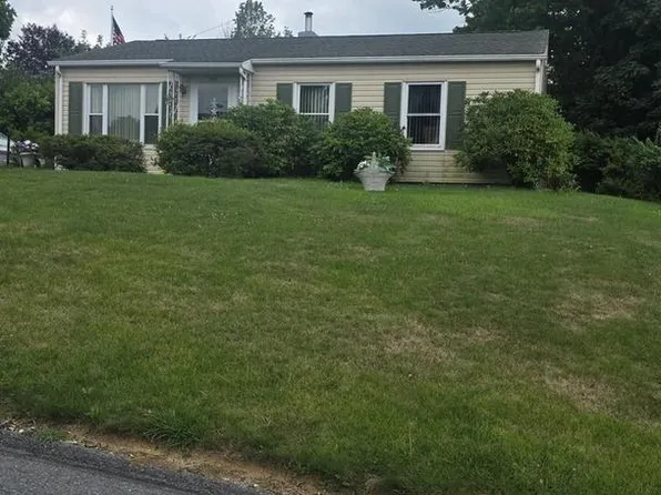 396 Westview Rd, Fayetteville, PA 17222
