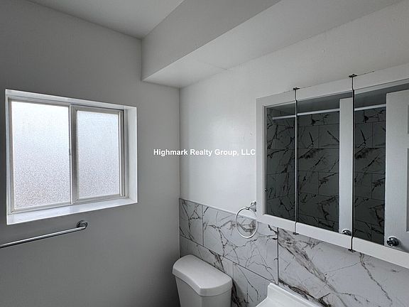2nd image of 1304 Carol St #2B