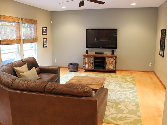 4th image of 4879 Deer Run Dr
