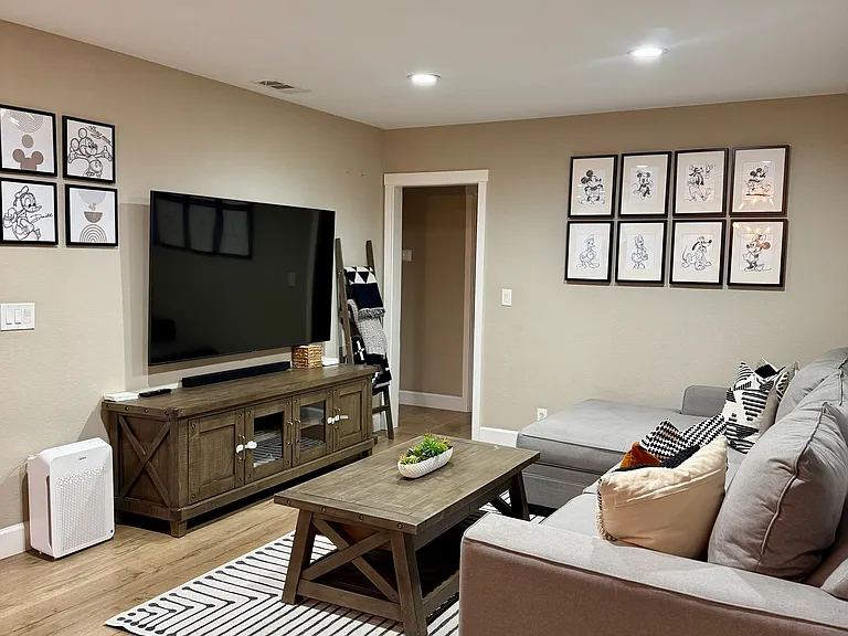 12841 Dungan Ln — Photo 6