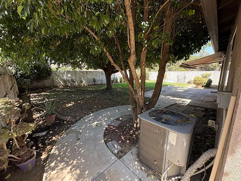 4704 W Rialto Ave — Photo 37