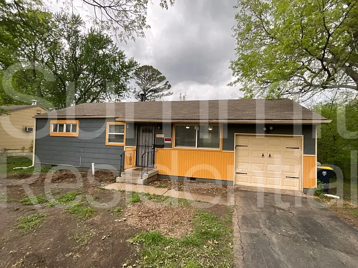 8608 Crystal Ave — Photo 2