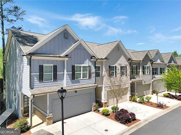 1395 Heights Park Dr SE — Photo 3