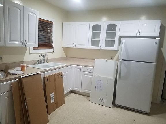 5th image of 693 Cozine Ave