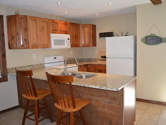 3rd image of 10793 Woodland Ave