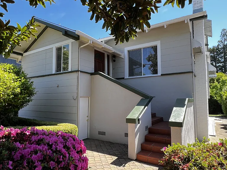 28 Cordone Dr — Photo 2