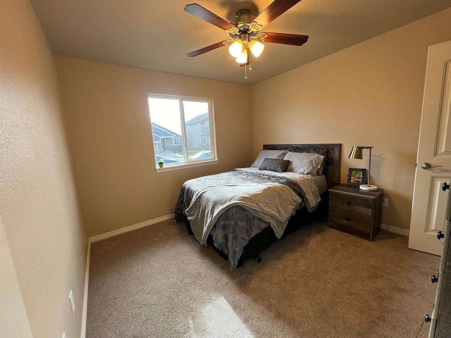 1 bed, 1.0 bath, 118 sqft, $800 — Photo 2
