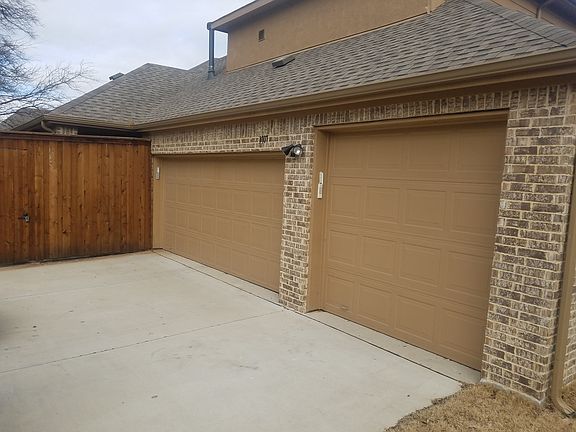 5th image of 1707 Carriage Creek Dr