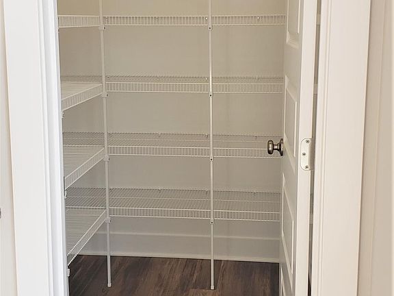 4th image of 3862 Winsome Dr