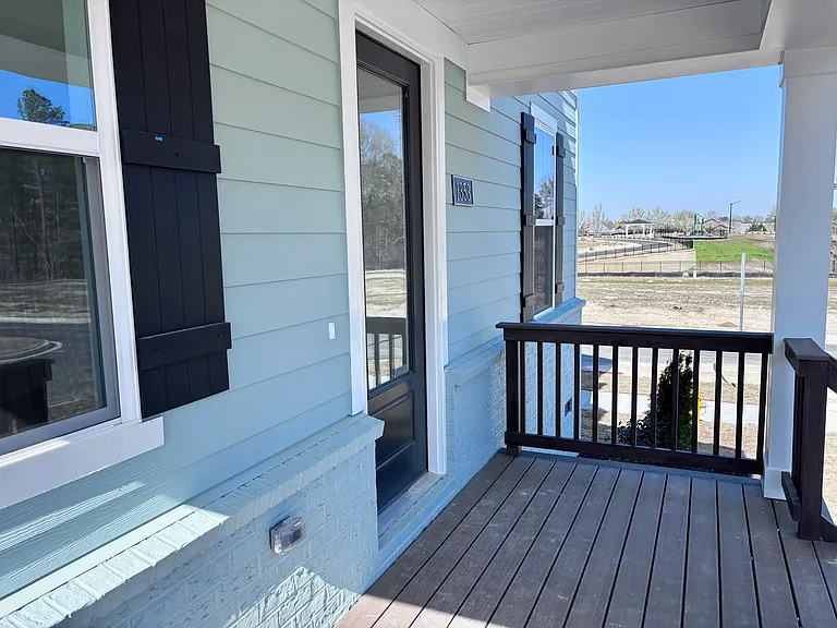 1353 Hurston Ln — Photo 4