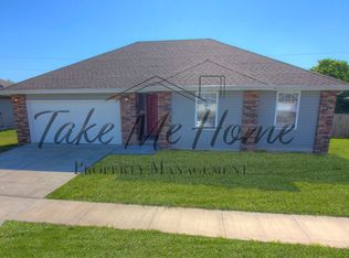 1062 S Strasbourg Ave, Springfield, MO 65802