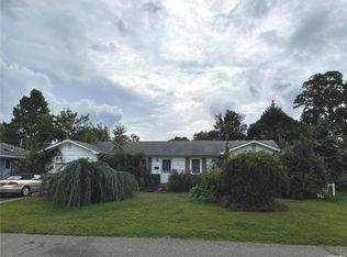 72 W 2nd St, Deer Park, NY 11729