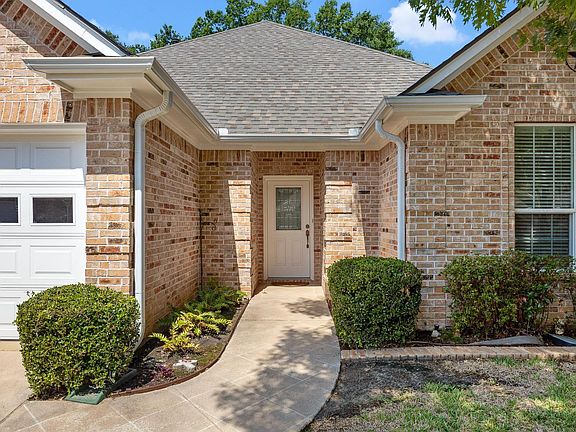 2nd image of 5817 Cross Creek Cir