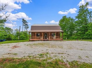 992 Munday Rd, Elizabeth, WV 26143