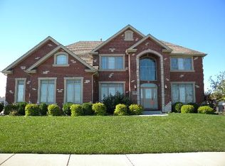 22520 Oakfield Dr, Frankfort, IL 60423