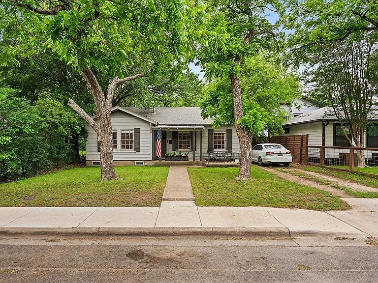5206 Duval St — Photo 1