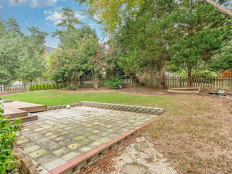 203 Brook Creek Dr — Photo 29