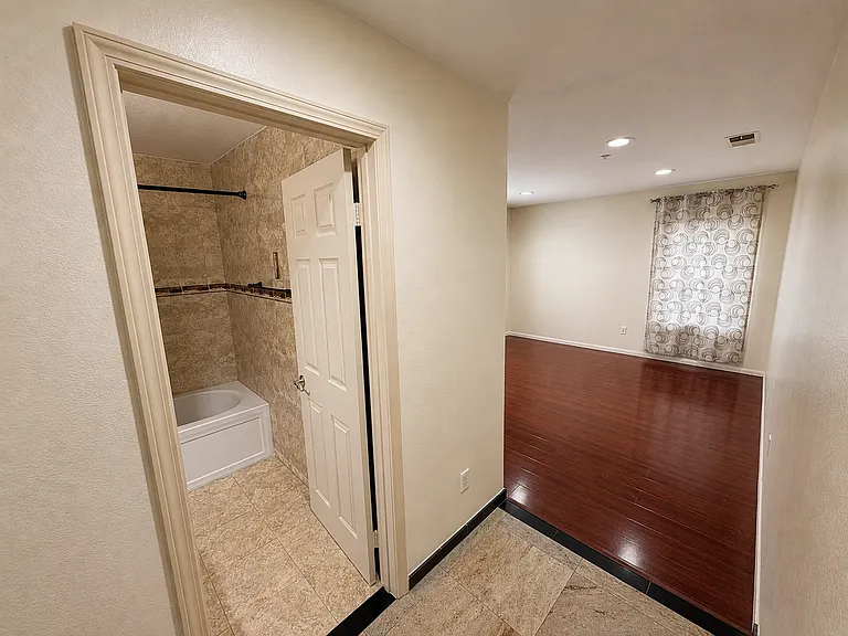 621 Marbella Ct — Photo 34