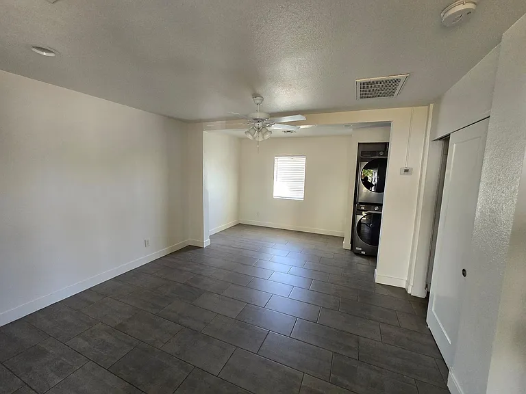 646 N 10th Ave — Photo 15