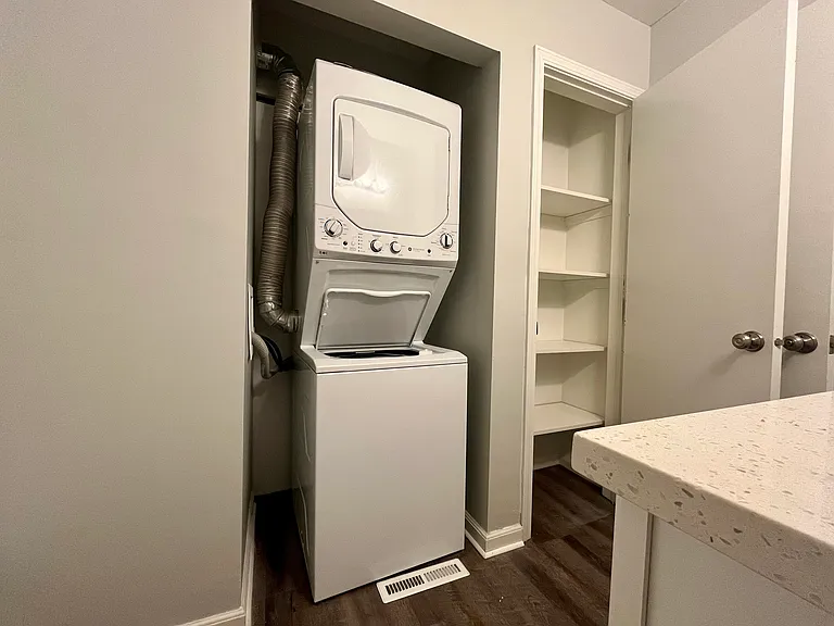 523 Cedar St NE #523 — Photo 21