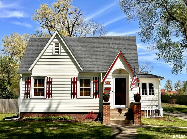 1050 S Clay Ave, Jacksonville, IL 62650