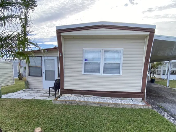 1310 Quarterdeck Ln #37, Ruskin, FL 33570