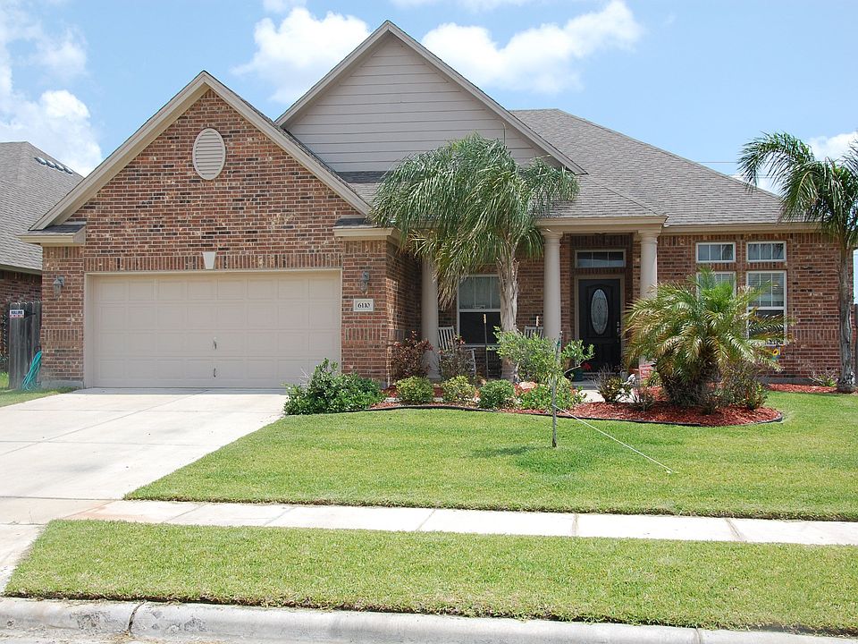 Beautiful, brick ranch in Kings Crossing