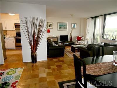 3rd image of 15 Stewart Pl APT 11K