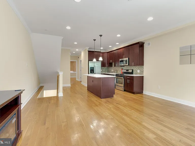 725 N 20th St #B — Photo 11