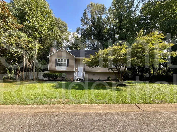 889 Grindstone Dr SW