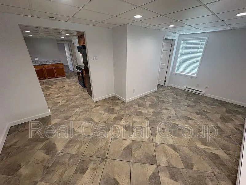 3 bed, 1.0 bath, $1,695 — Photo 2
