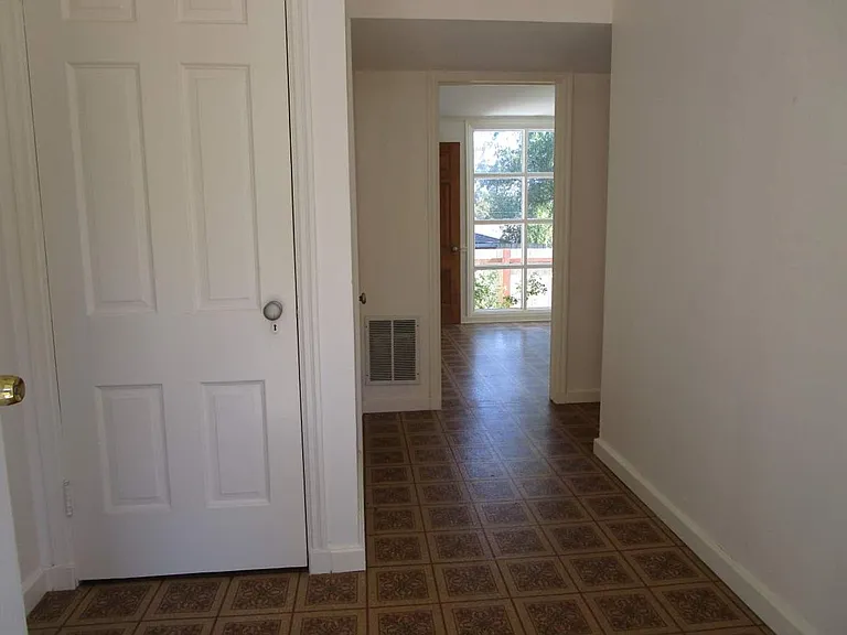 10714 Marietta St SW — Photo 2