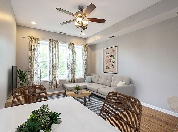 3rd image of 2717 N Sawyer Ave APT 3