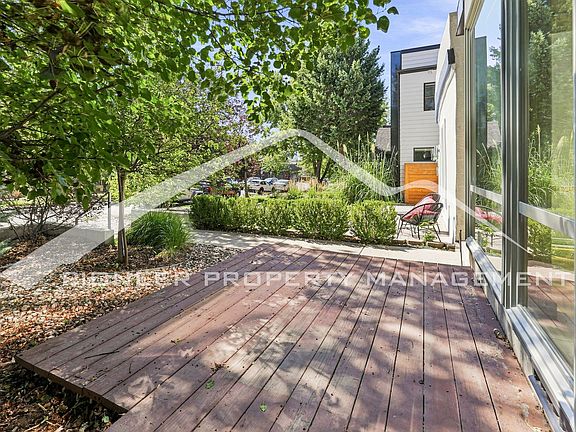 2nd image of 3625 Mariposa St