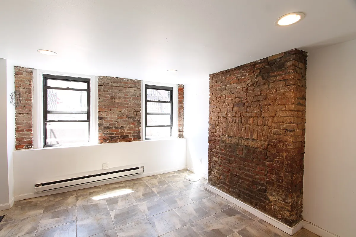 Building Photo - 149 N 7th St #GF