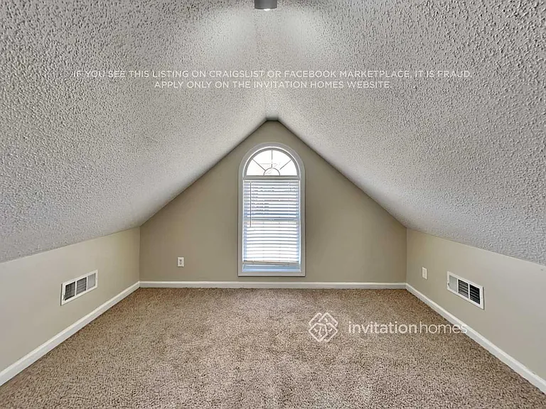1127 Chateau Ter — Photo 17