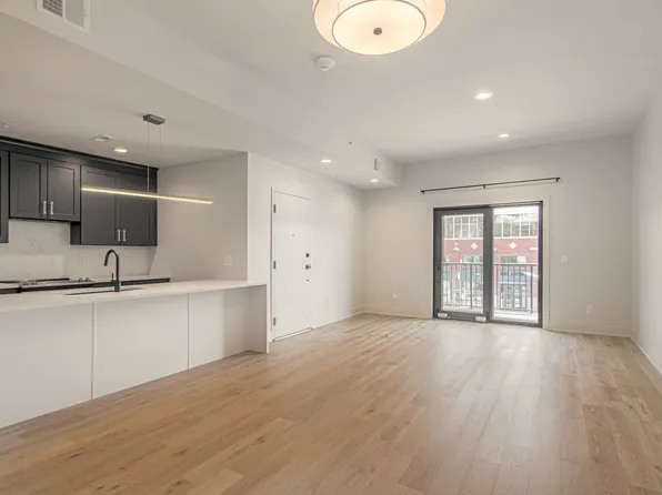 200 W Gregory Blvd #201, Kansas City, MO 64114