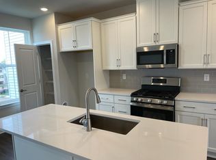 737 Peony Ln, Spring City, PA 19475