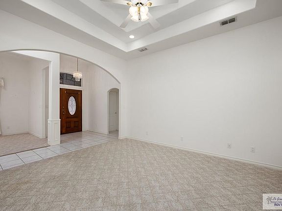 3rd image of 2610 Thomas Ln