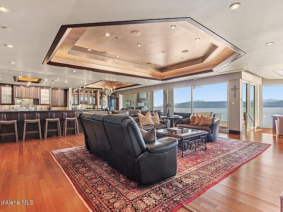 2nd image of 2022 S Island Green Dr