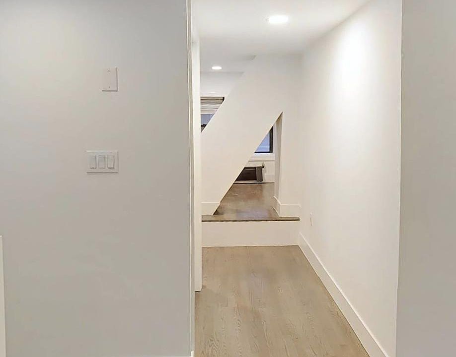 2nd image of 21 Phillips St #1