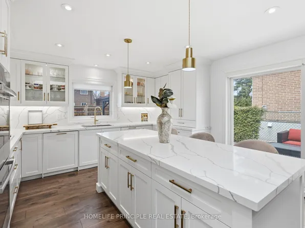 101 Renault Cres, Toronto, ON M9P 1J7