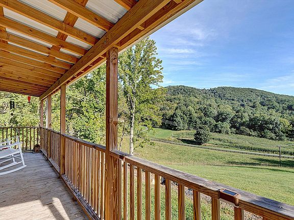 4th image of 7506 Roaring Run Rd