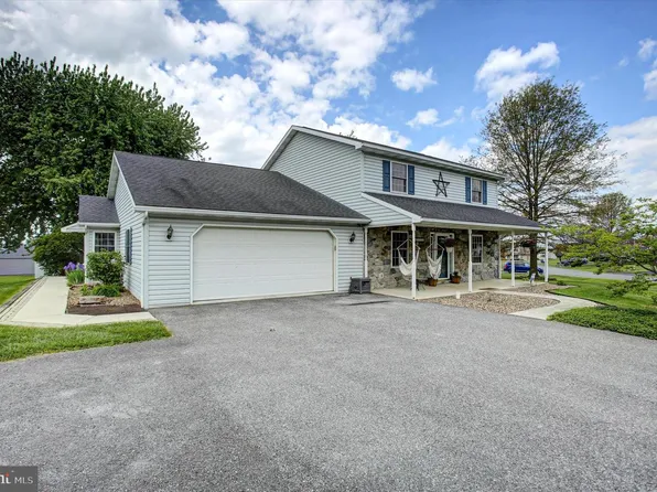 322 Elmont Cir, Shippensburg, PA 17257