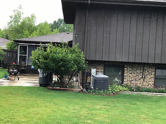 3rd image of 9905 S Menard Ave