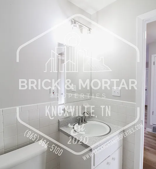 513 S Cedar St — Photo 15