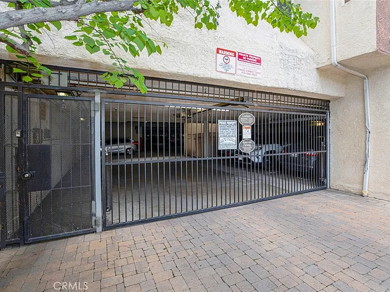5325 Newcastle Ave #322 — Photo 21