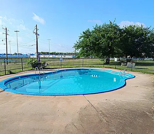 Fountain Lakes Apartments Photo 1