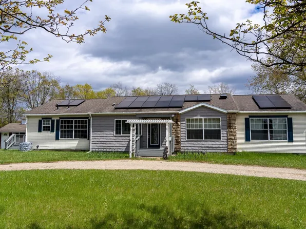 464 N Rolland Rd, Weidman, MI 48893