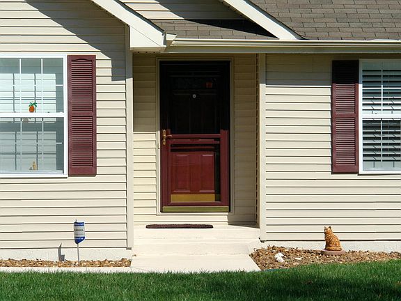 3rd image of 136 Beachwood Dr